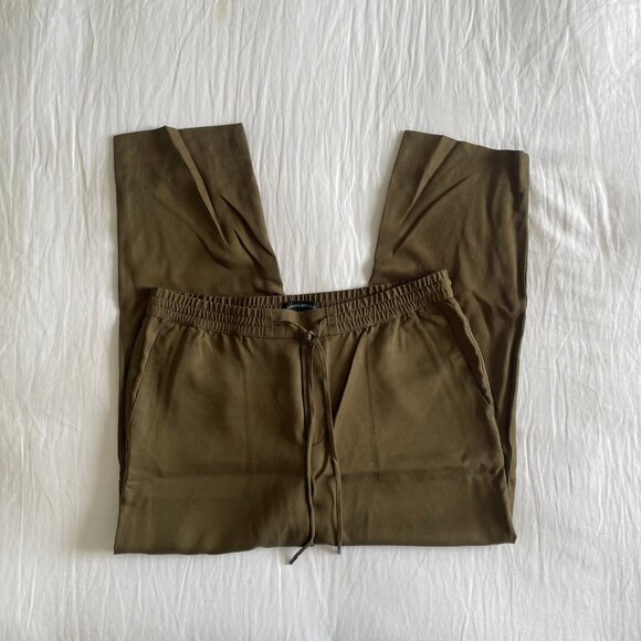 Banana Republic Olive Tapered Pants (sz M) - Picture 6 of 7